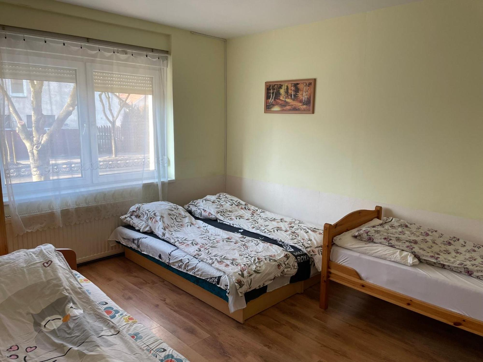 Red Locomotive Apartment Boedapest Buitenkant foto